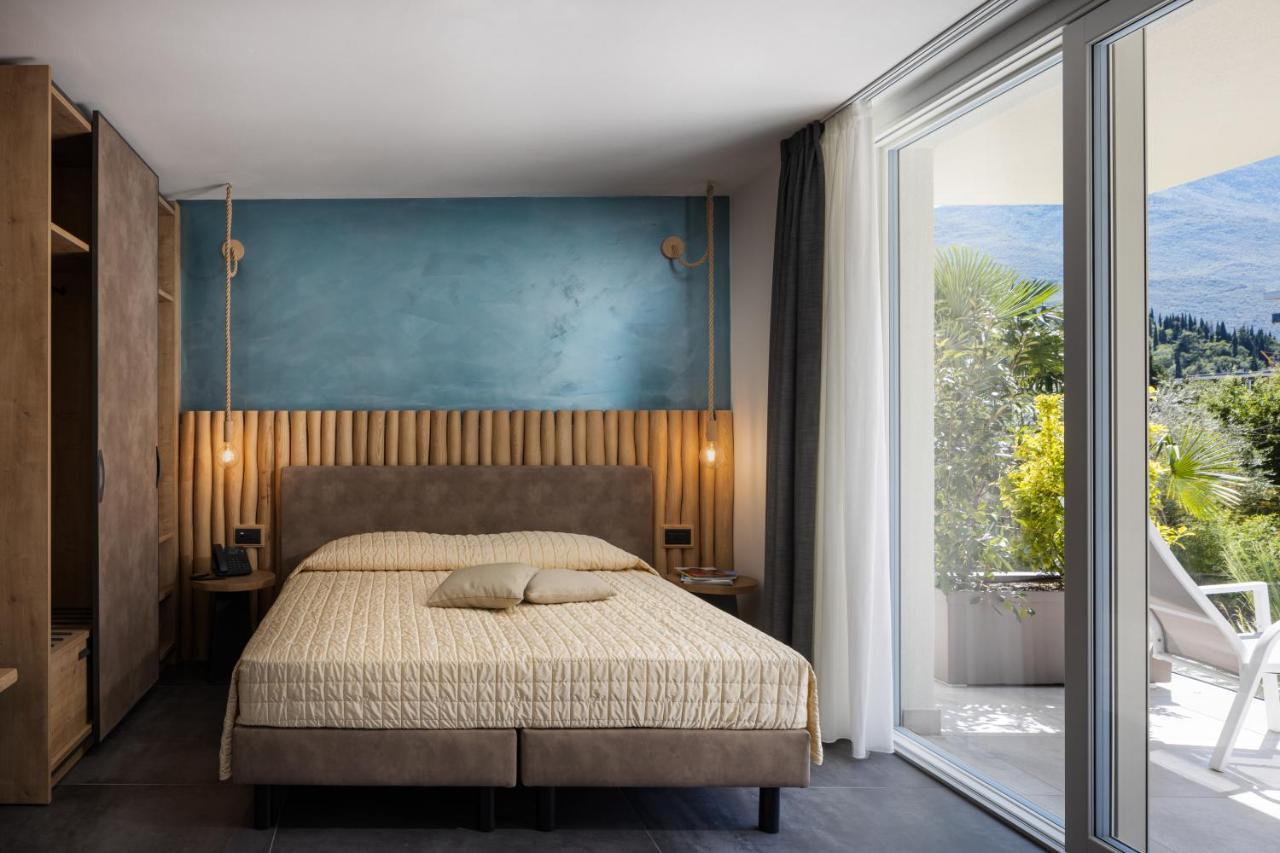 Aris Apartments & Sky Pool - Tonelli Hotels - Adult Friendly Riva del Garda Exterior photo