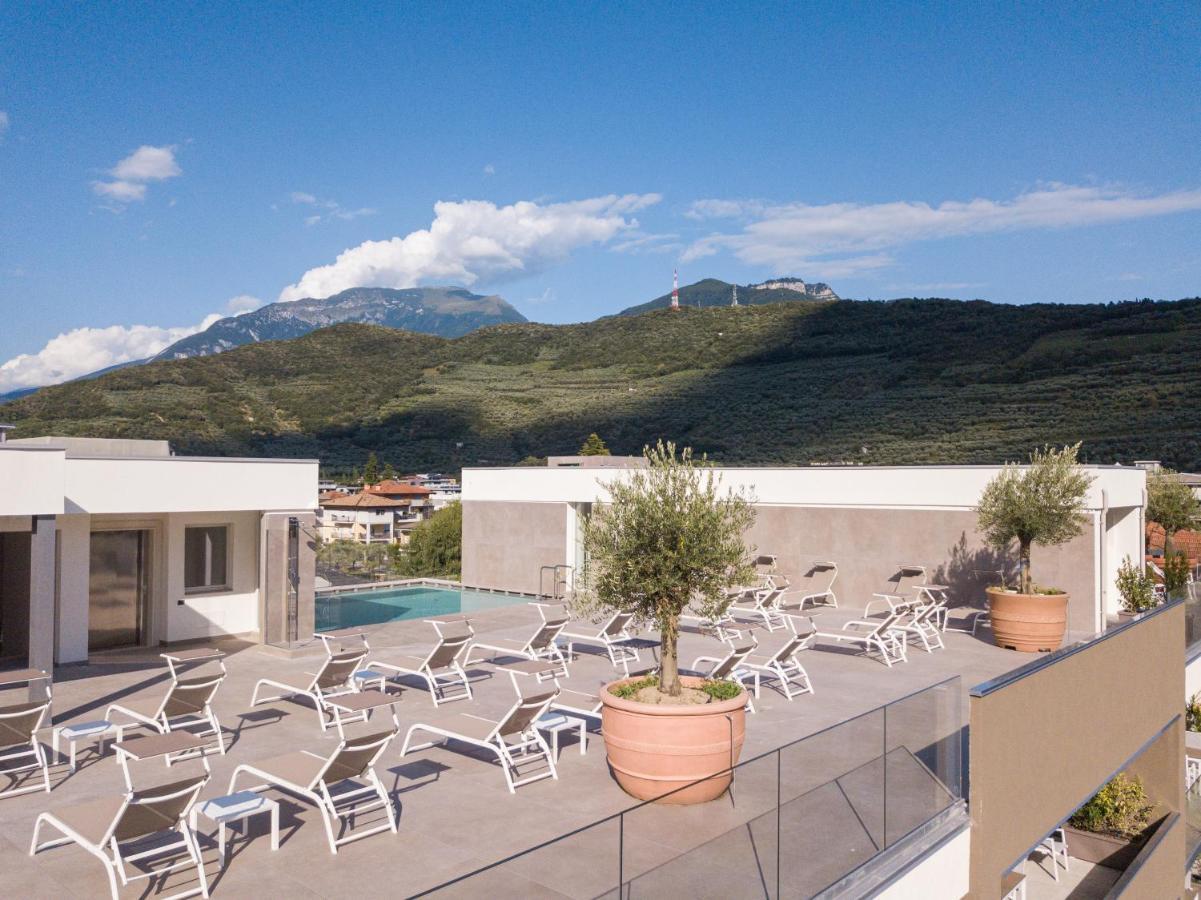 Aris Apartments & Sky Pool - Tonelli Hotels - Adult Friendly Riva del Garda Exterior photo
