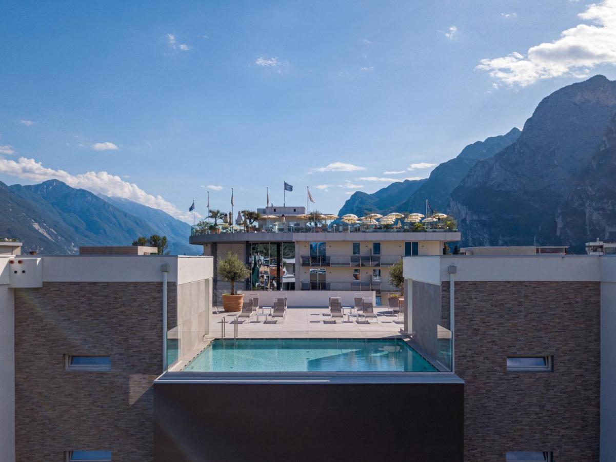 Aris Apartments & Sky Pool - Tonelli Hotels - Adult Friendly Riva del Garda Exterior photo