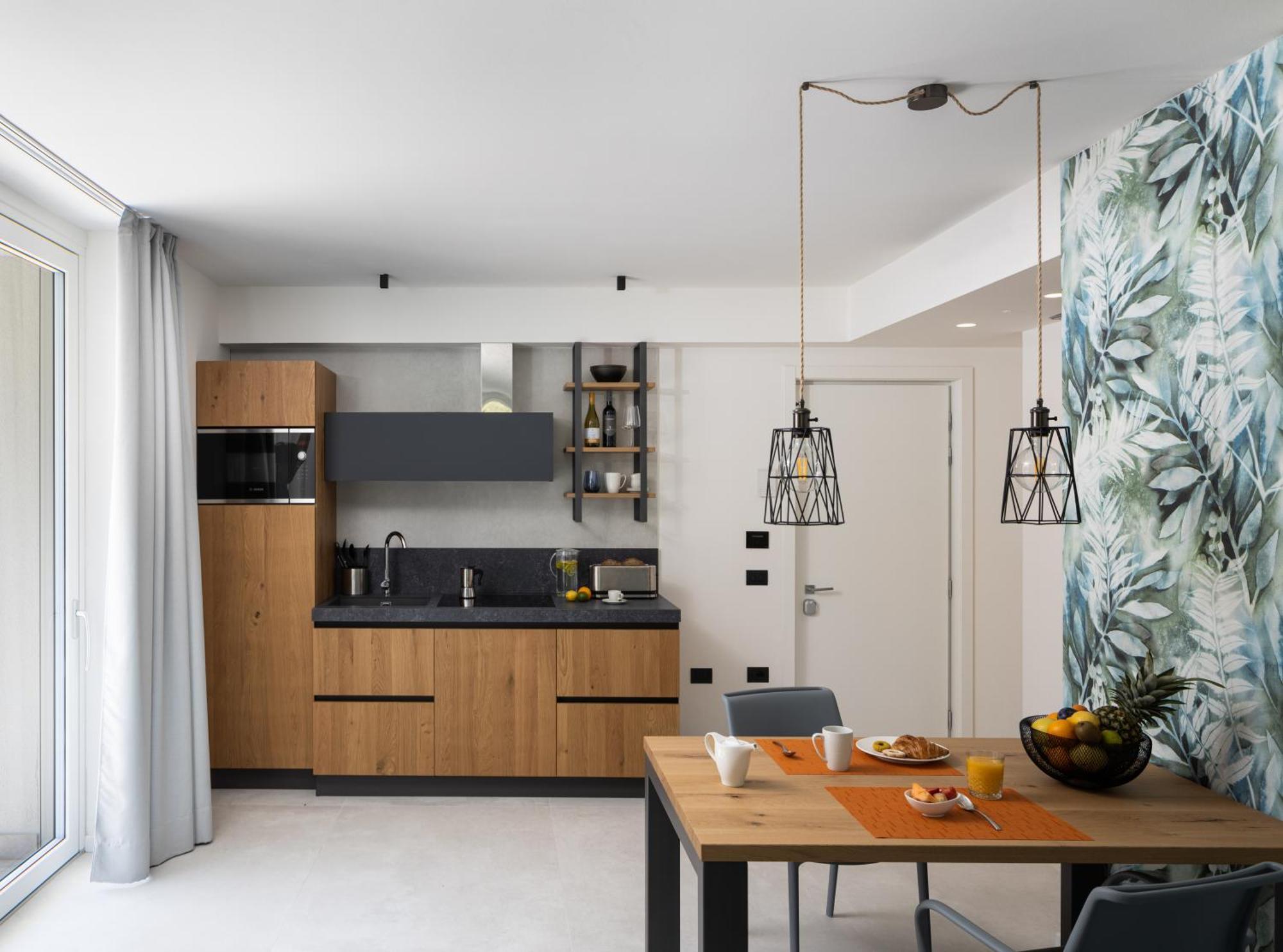 Aris Apartments & Sky Pool - Tonelli Hotels - Adult Friendly Riva del Garda Room photo